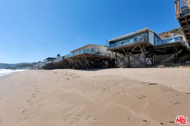 Building Photo - 24528 Malibu Rd