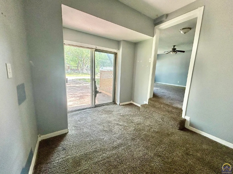 Building Photo - 1301 NE Arter Ave