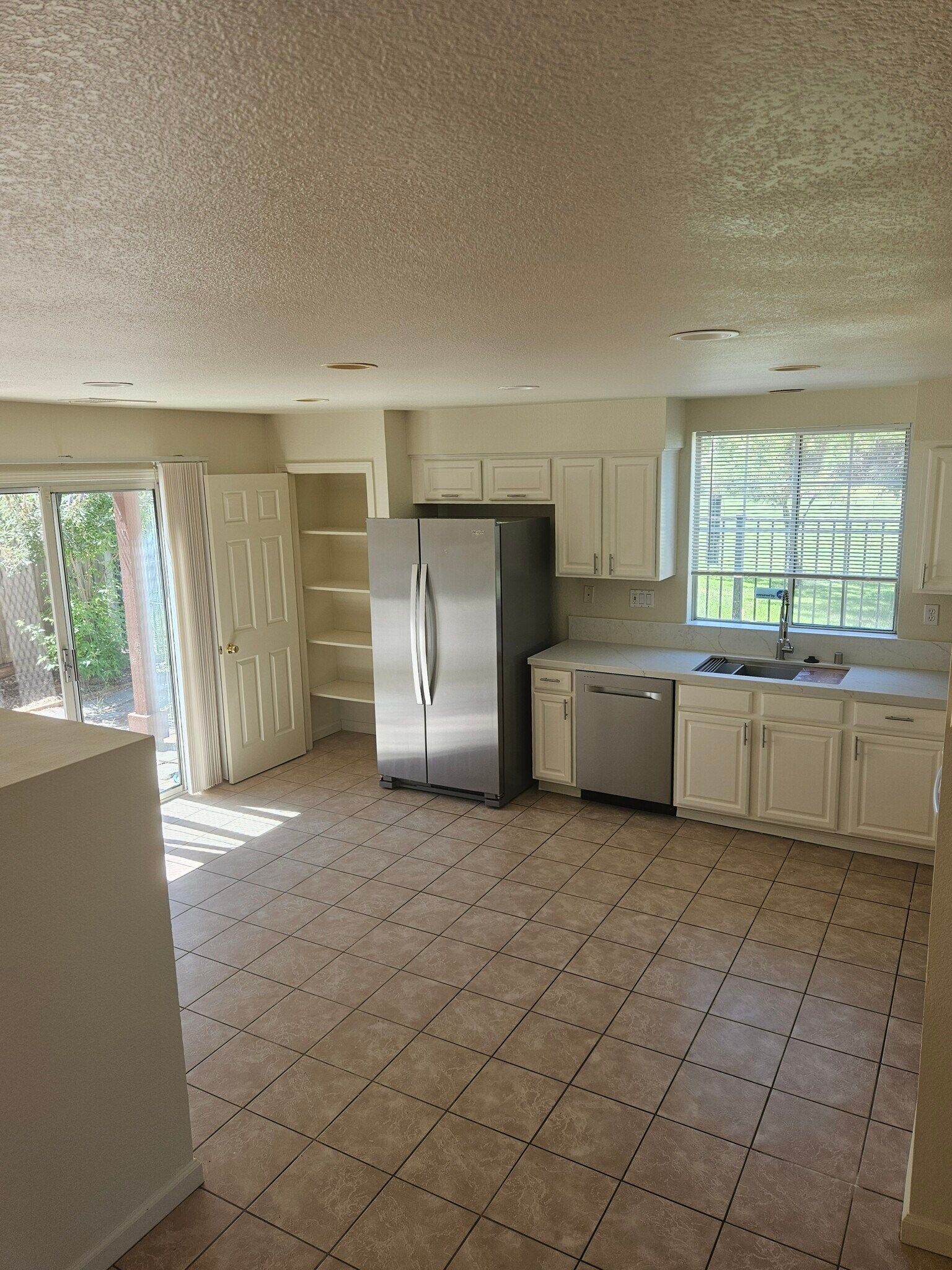 Building Photo - 1505 Hermocilla Way