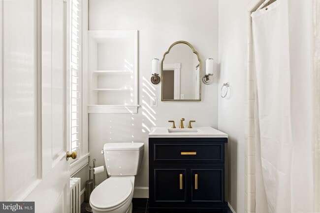 Building Photo - 509 Duke St