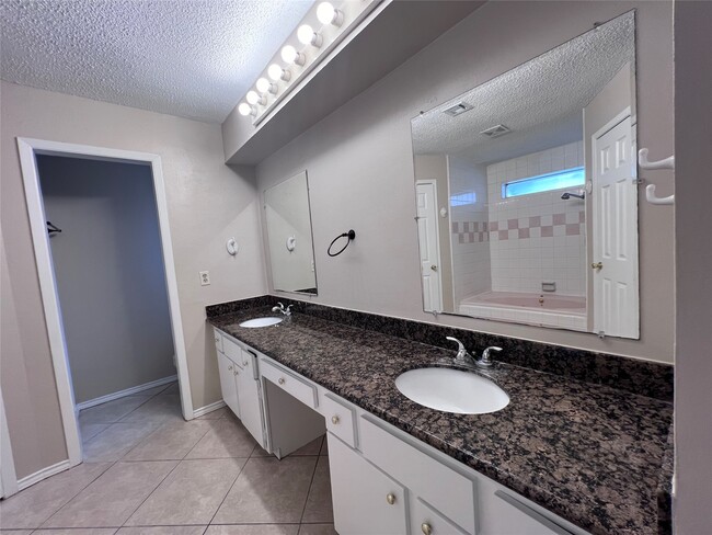 Building Photo - 22422 Elsinore Dr