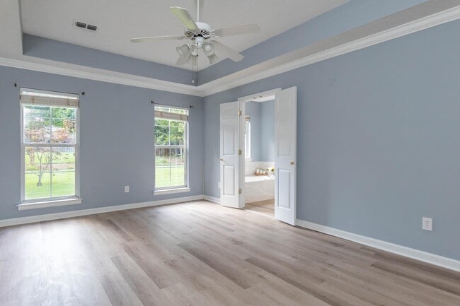 Building Photo - 9300 Greythorne Way