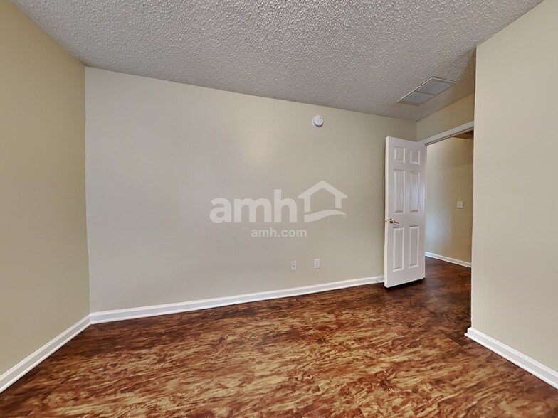 Building Photo - 5631 Ortega Park Blvd