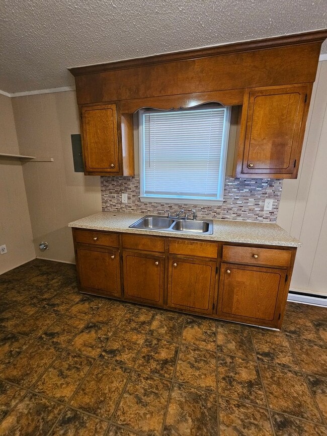 Building Photo - 3 BR near Publix!