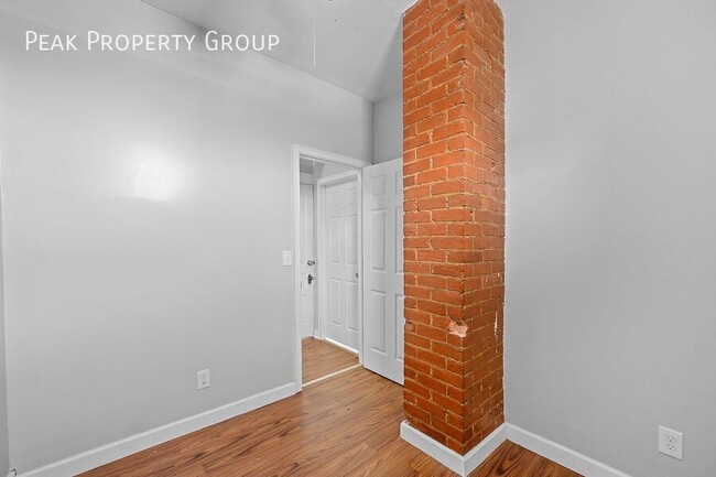 Building Photo - 60 W McMillan St