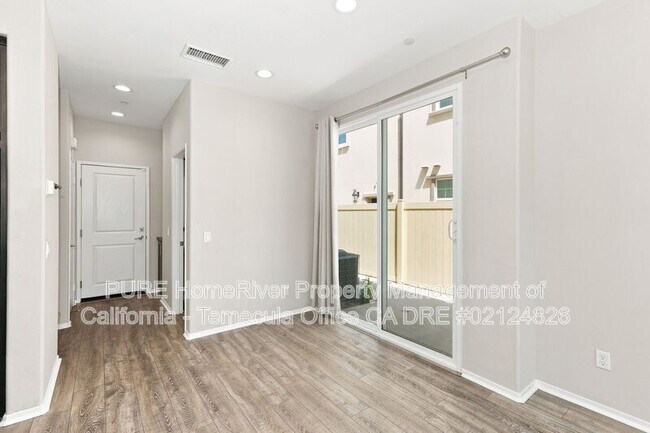 Building Photo - 45576 Calle Luna