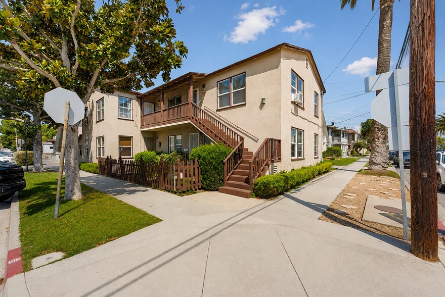 Building Photo - 202 Esperanza Ave