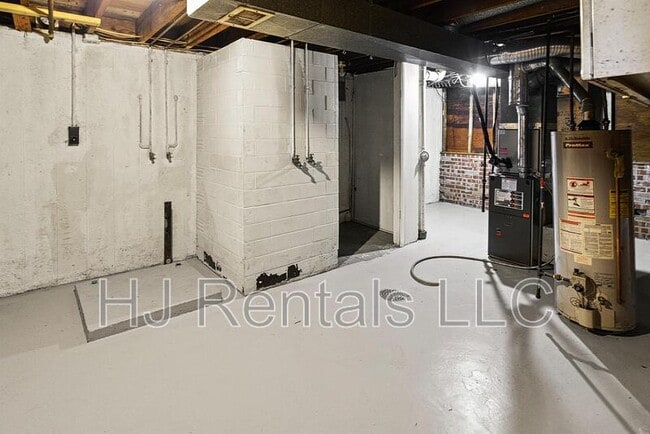 Building Photo - 1175 St Matthew Dr