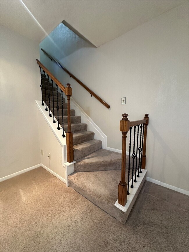 Building Photo - 2910 Grants Lake Blvd