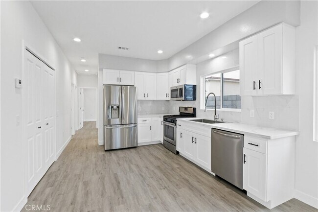 Building Photo - 14471 Newland St