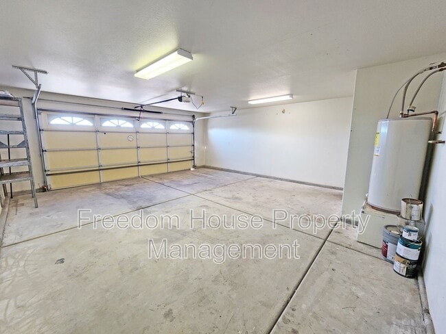 Building Photo - 3280 E Winery Rd