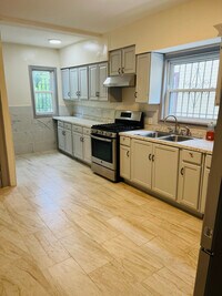 Building Photo - 291 Wohlers Ave