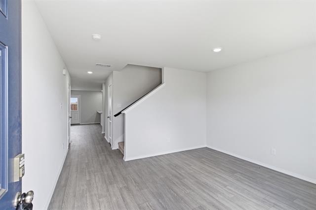 Building Photo - 805 Bluffview Dr