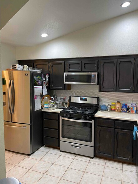 Building Photo - 5761 Lawndale Dr