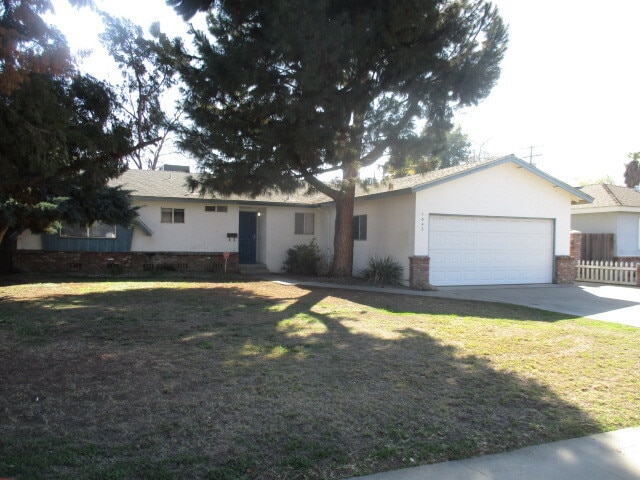 Building Photo - SW Visalia Home coming soon!!