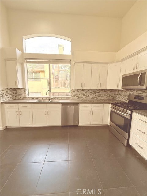 Building Photo - 2771 Dunstan Dr