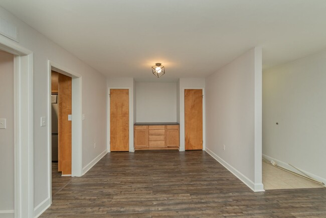 Building Photo - Stunning 2-Bedroom, 2-Bath Condo for Rent