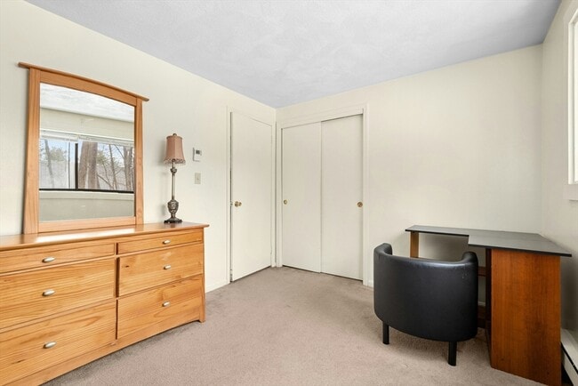 Building Photo - 318 Codman Hill Rd