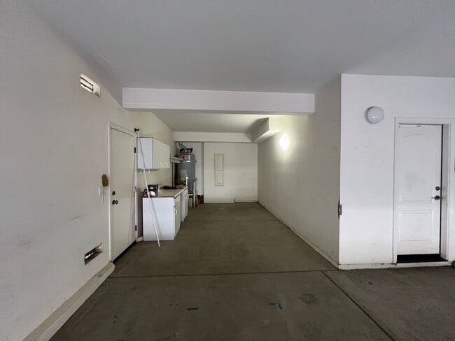 Building Photo - 2553 Acapulco Way