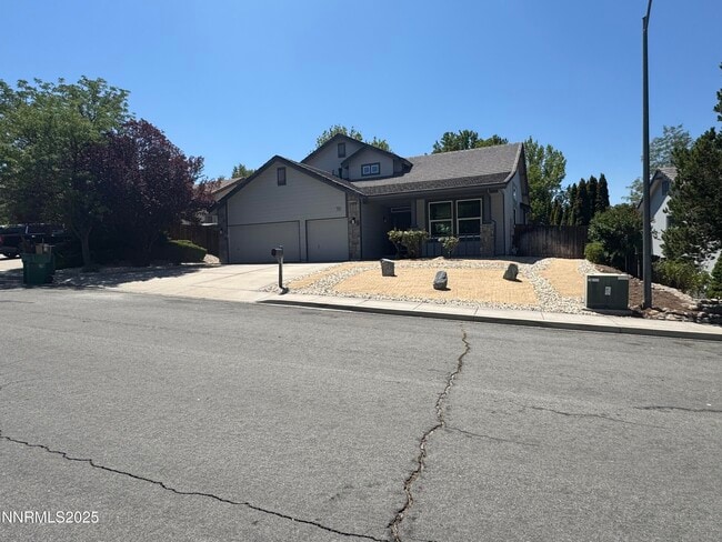 Building Photo - 1665 Southview Dr