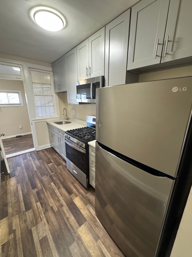 Building Photo - Move in Special! 2 Bed 1 Bath SE, DC