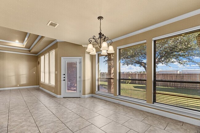 Building Photo - 5811 Oak Creek Drive