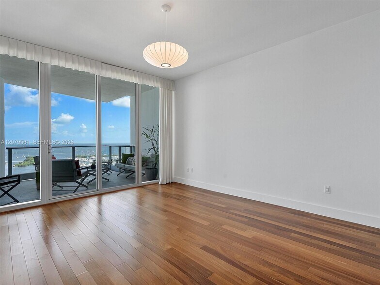 Building Photo - 2627 S Bayshore Dr