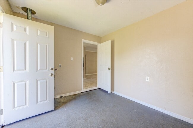 Building Photo - 3205 Hays St