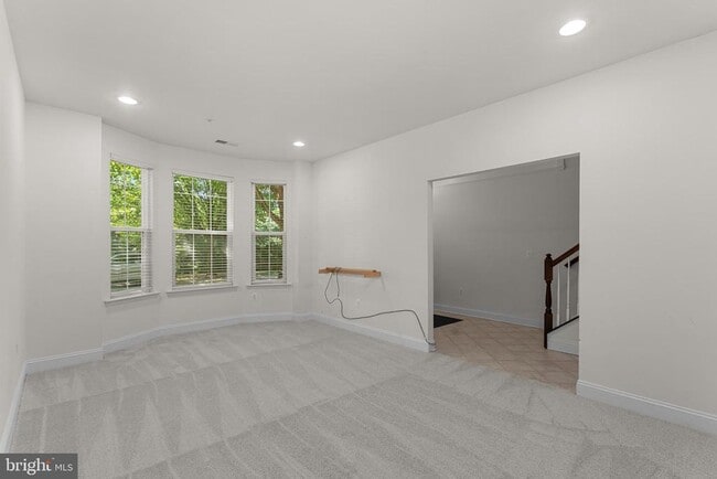 Building Photo - 5974 Logans Way
