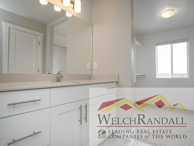 Building Photo - 3 Bed 2.5 Bath Beautiful Townhome in West ...