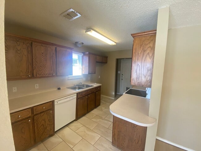 Building Photo - 2914 90th St