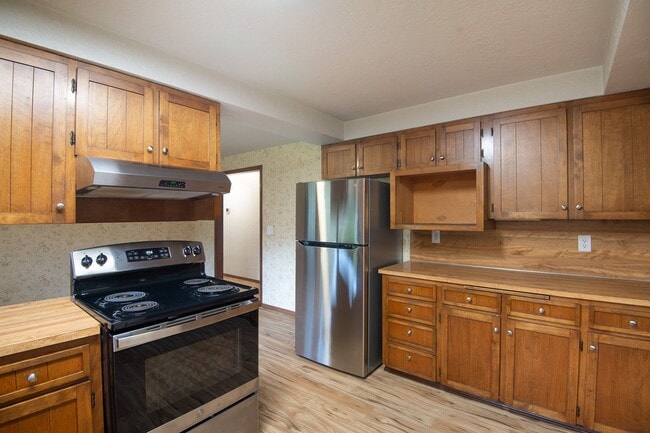 Building Photo - 3 bed, 2 bath Single-level home in Stayton, Oregon