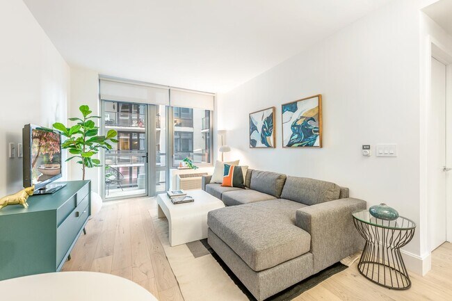 Building Photo - 175 2nd St