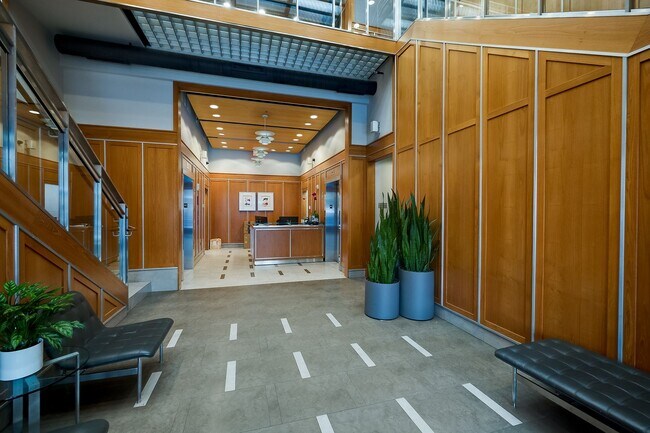 Building Photo - Move-in Ready 1BR 1BA at the Alta is a Min...