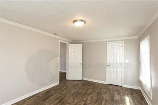 Building Photo - Spacious 3-Bed, 2-Bath in Pleasant Grove