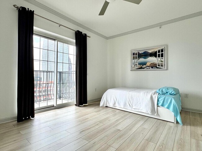 Building Photo - 195 14th St NE