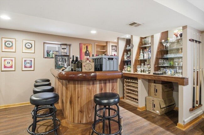 Building Photo - 5363 N Mont Clare Ave