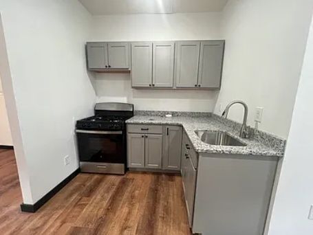 Building Photo - 31 W James St