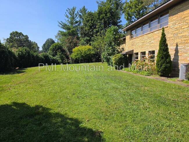 Building Photo - 99 Marlborough Rd
