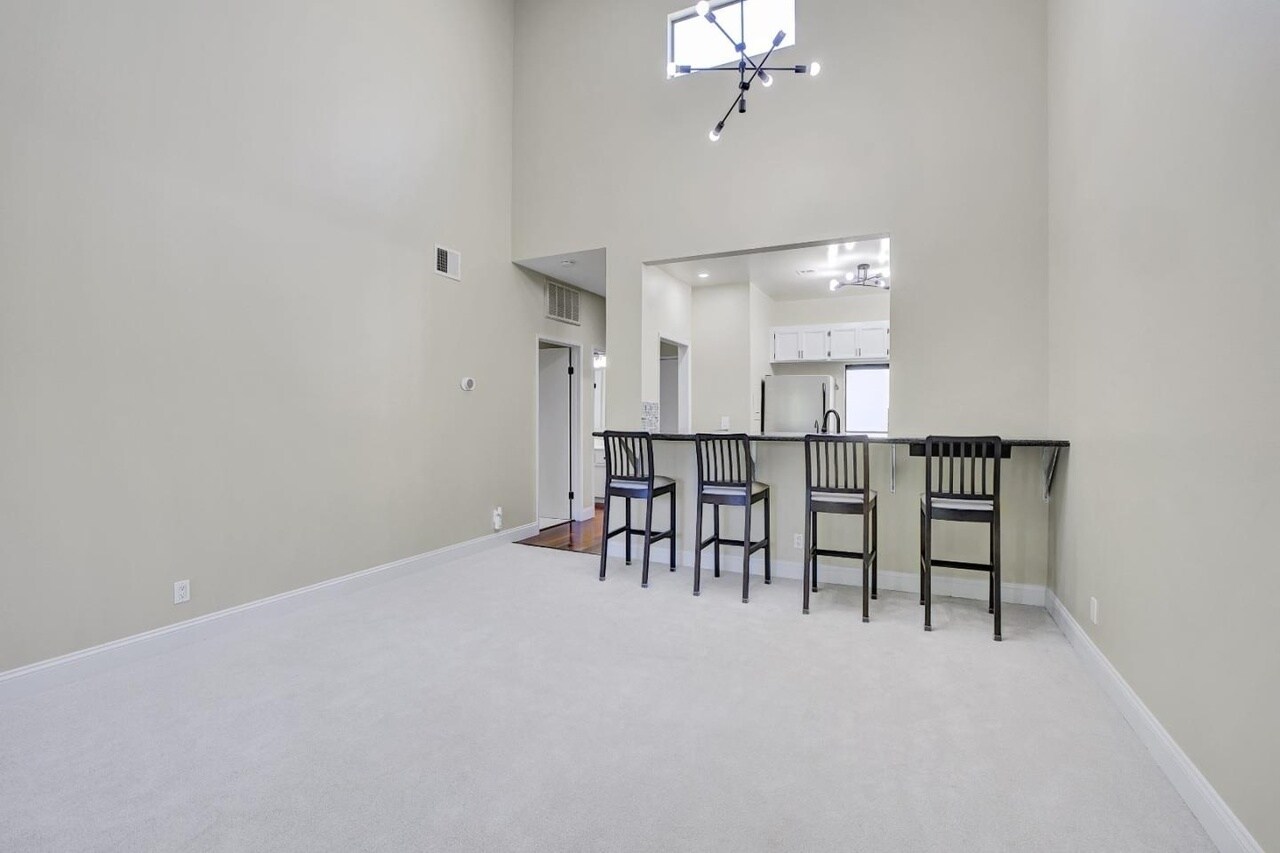 Building Photo - 4691 Albany Cir