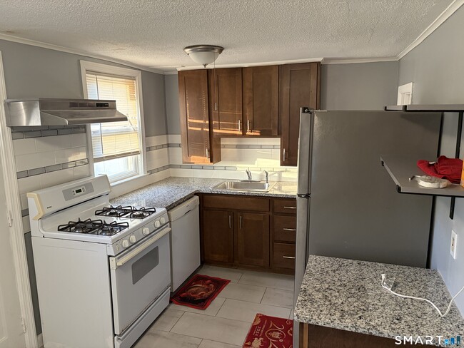 Building Photo - 129 Douglas St