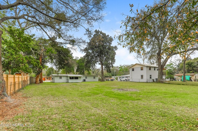 Building Photo - 3114 Hampton Ave E