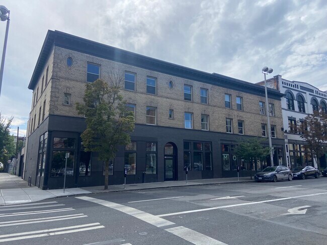 Building Photo - 401 W 1st Ave
