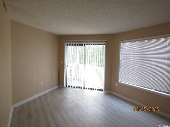 Building Photo - 4222 Pinehurst Cir