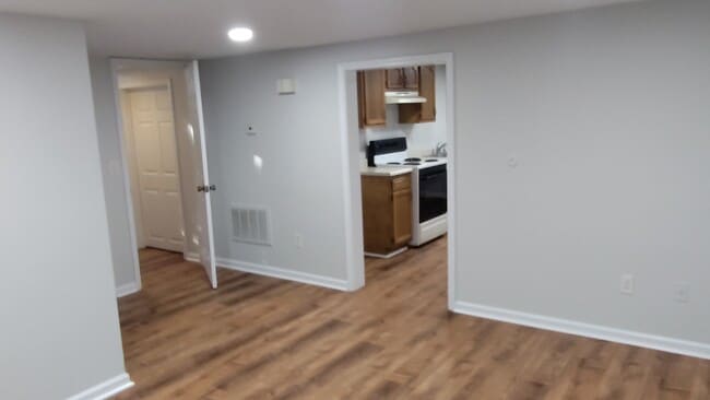 Building Photo - 300 N Ohio St