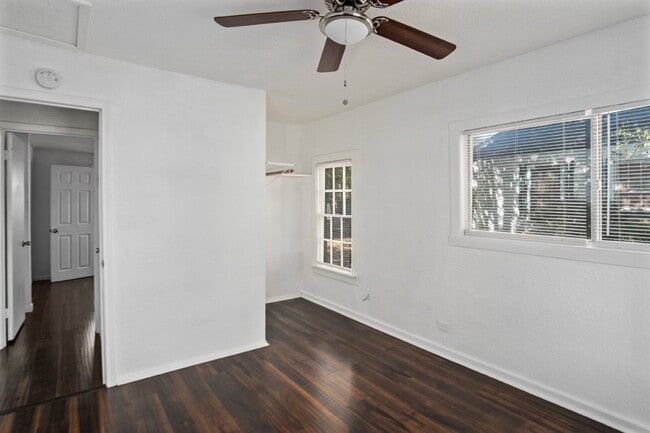Building Photo - "Charming 2-Bedroom Duplex Retreat on Clou...