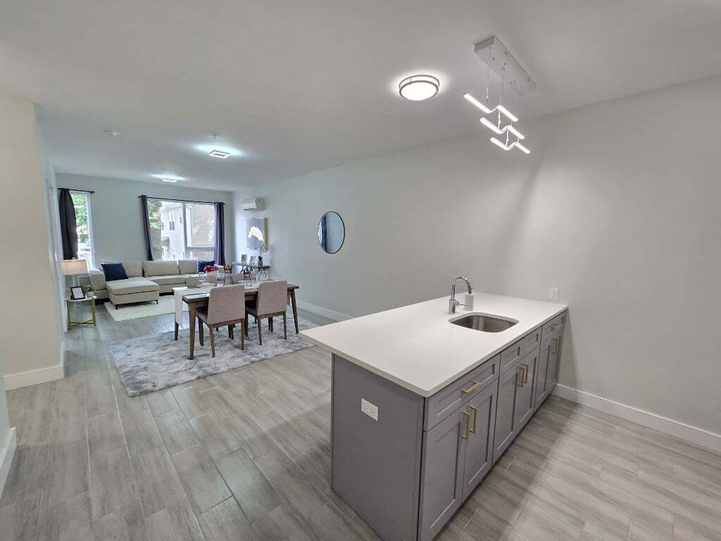 Building Photo - 130 Ellis Ave