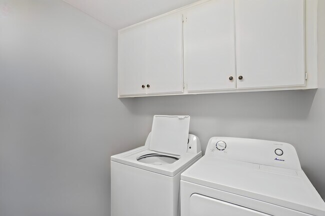 Laundry Room - 40605 Ventana Ct