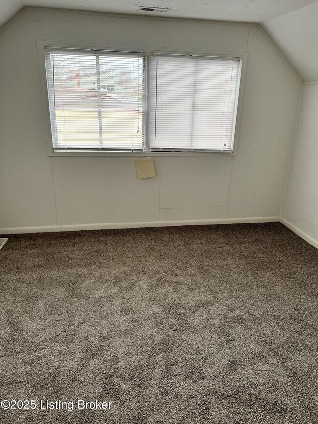 Building Photo - 3122 Commander Dr