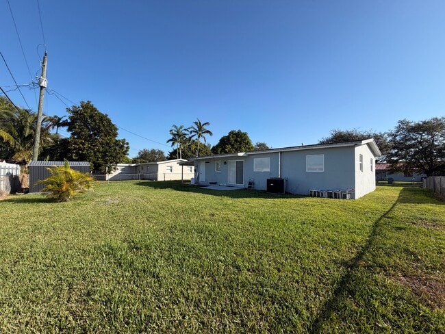 Building Photo - 13710 Harrison St